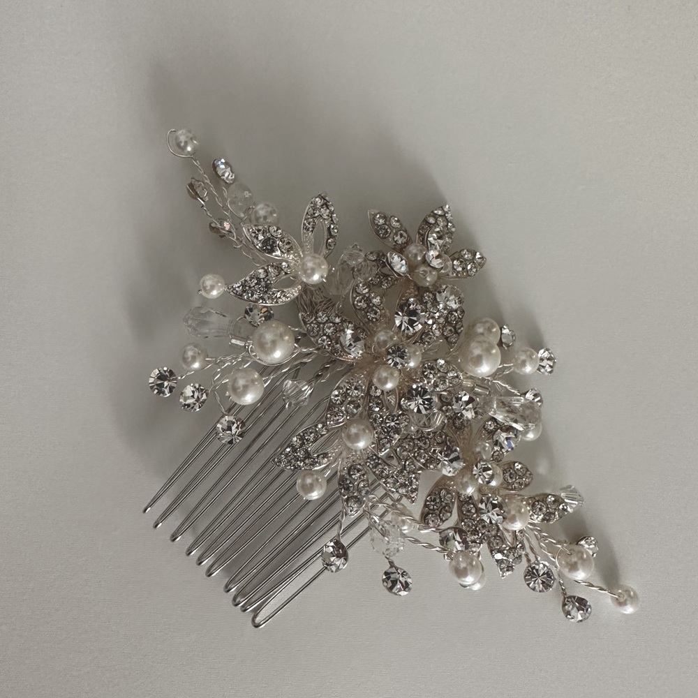 Hairpins for Bride. Elegant, simply and stylish